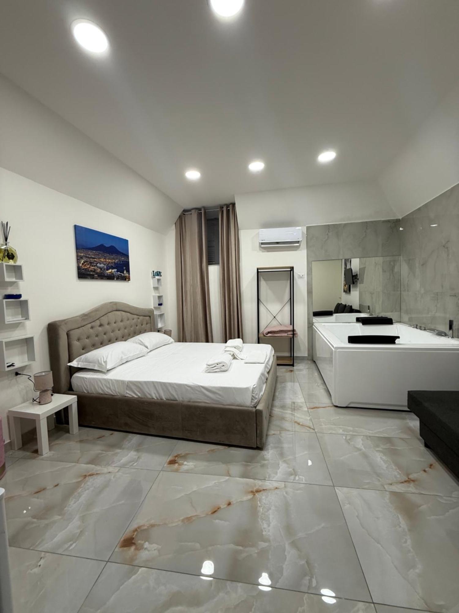 Caracciolo Suites 36 Naples Exterior photo